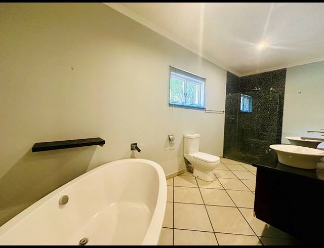 4 BEDROOM HOUSE FOR SALE IN MEER EN SEE